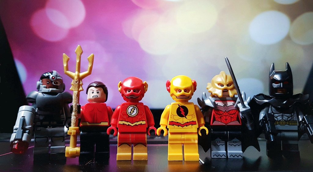 Cartoon characters to build with LEGO bricks