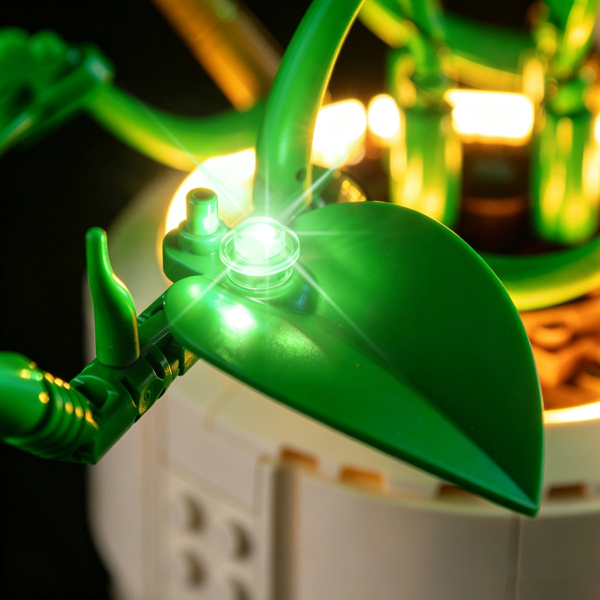 LEGO® Hanging Golden Pothos 11512 Light Kit